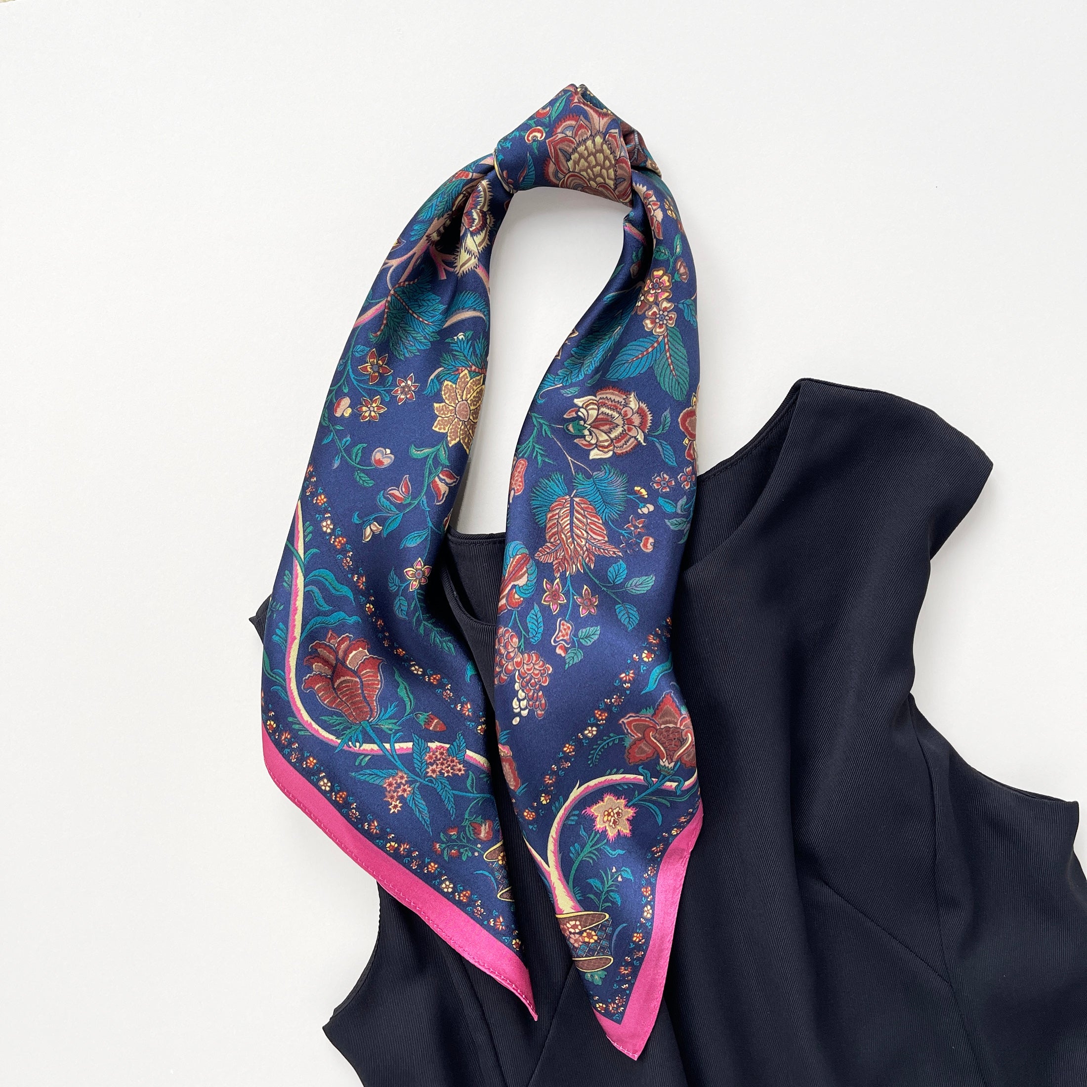 Foulard en soie vintage bleu pour jardin Bandana femme 65 cm